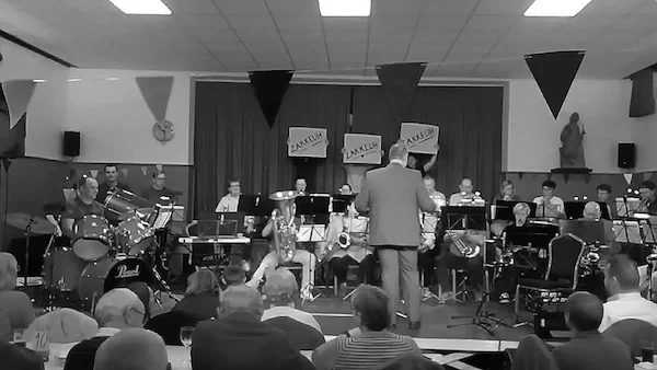 Afbeelding: Blind getrouwd bij de Pierebloazers